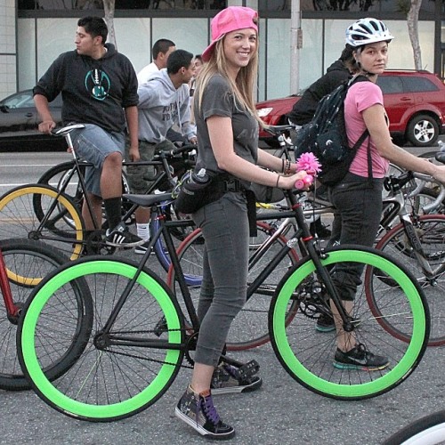 fixiegirls: #criticalmass #summer13 #fixie #fixiegirl #fixedgear #fixedgeargirl