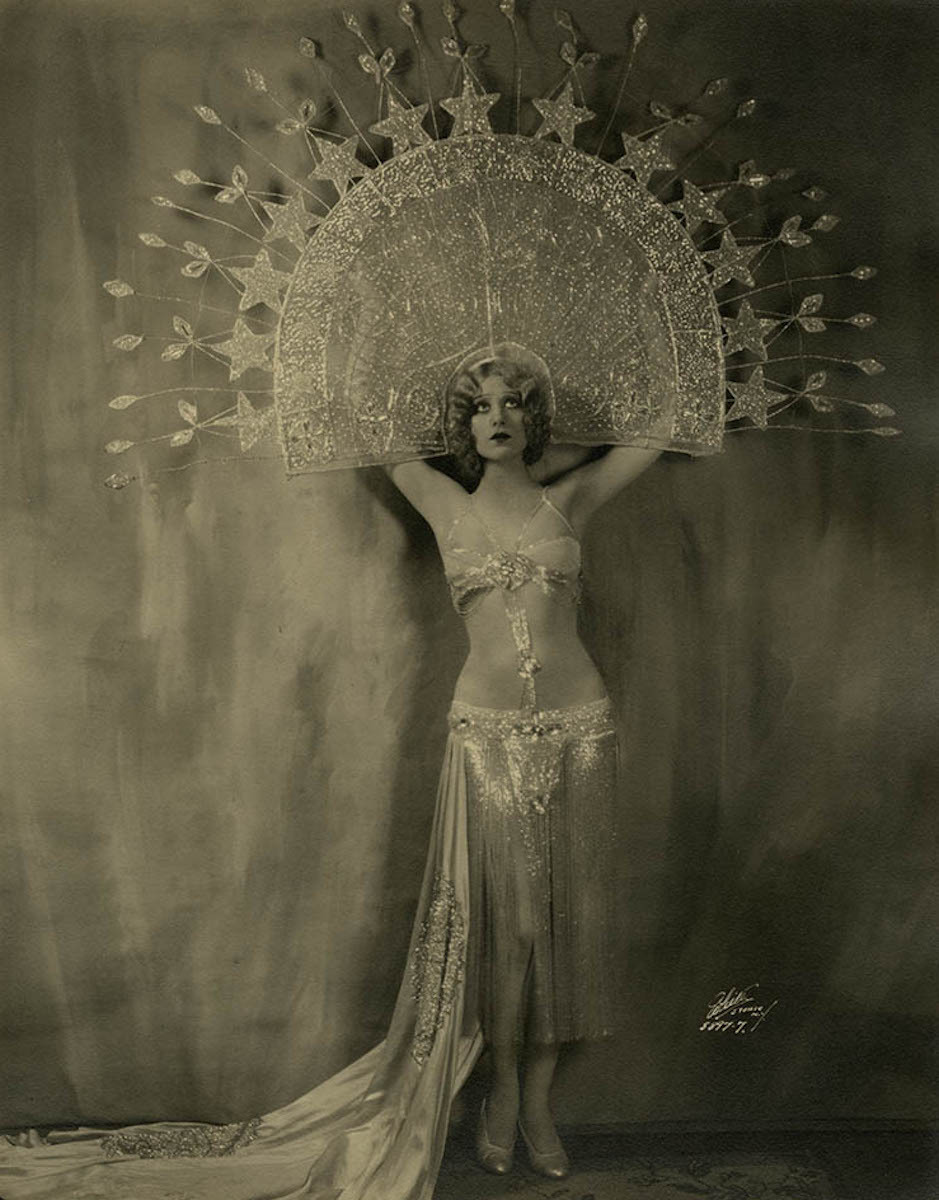 gmgallery: Faith Bacon by White Studios for ‘Earl Carroll’s Vanities of 1928′..