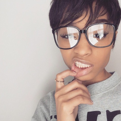 nicknamenyquil:  niggasthetics:  imspaced:  ✨  who?!  How?