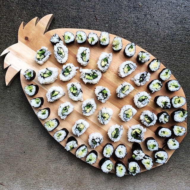 inmysparetime13:  fitwithoutfat:  Dinner is served. 🍍  Yes  yum!