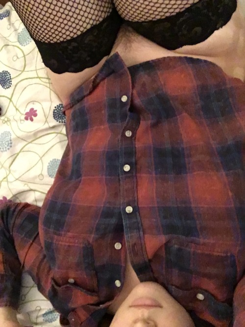 aslutforsmut:  Sometimes I wish I had a daddy 😅