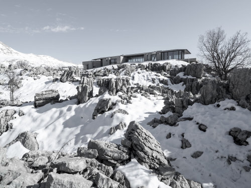 “On the Rocks,” Faqra, Lebanon,Karim Nader Studio in Partnership with Roula Assaf, Photography by Di