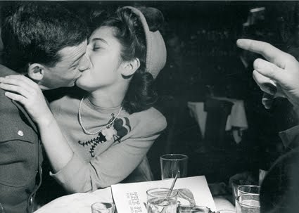glamcandy5:  Incredible images of 1940’s New York through the eyes of Lisette Model