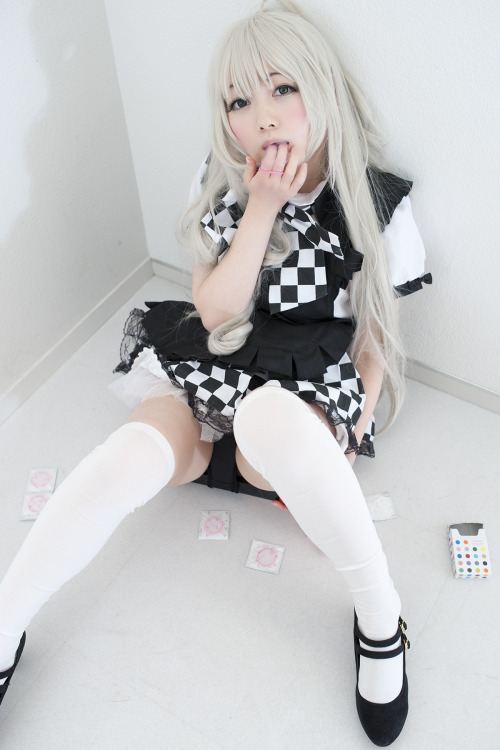 hot-cosplay:  Haiyore Nyaruko-san hot cosplay adult photos