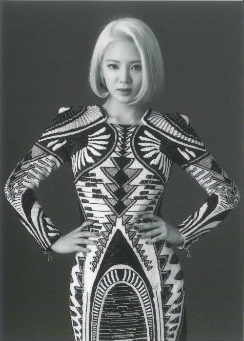 hyo-edits:   [SCAN] Hyoyeon #Phantasia by wish5503 credit: Thejiang74, scan   I LOVE her dress.