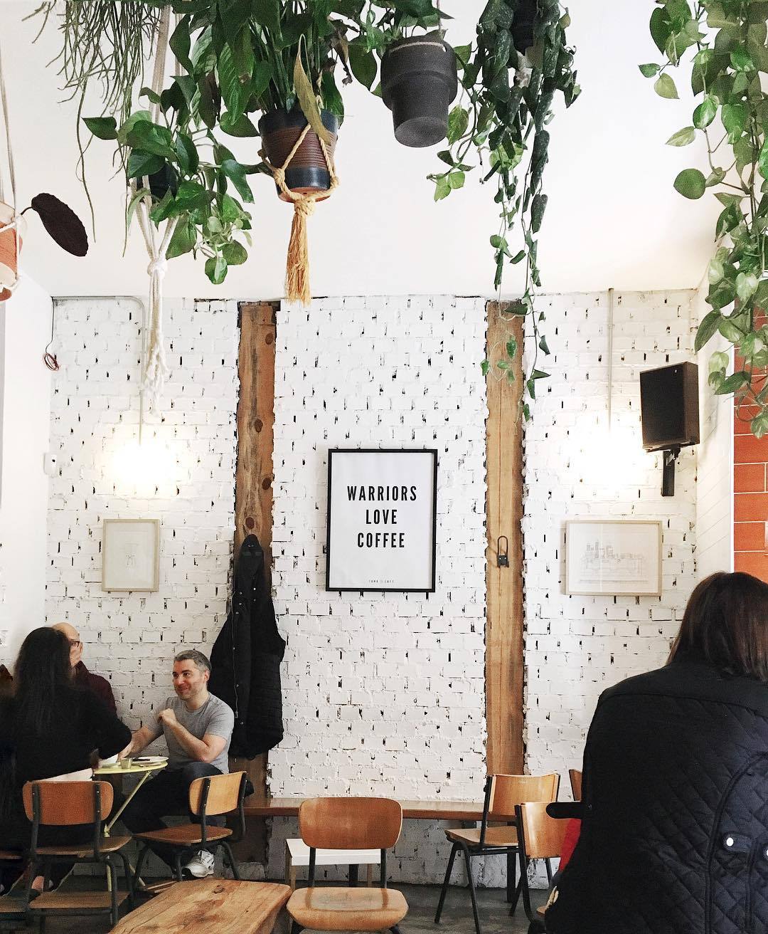whatinspiresdancaji:  #TomaCafeWarriors ☕️ by sanndrii http://ift.tt/1raJQpq