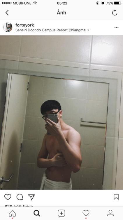 justabigasian:  “LEAKED” ..He’s so hot with cute face … body and his MONSTER COCK!