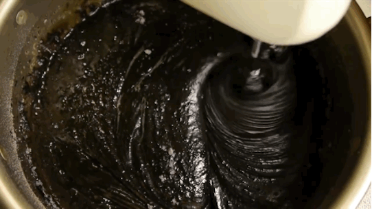 dark-pika:  themysterydude:  plaidsquid41030:  beben-eleben:  Here Is The Giant Oreo