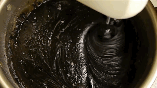 dark-pika:  themysterydude:  plaidsquid41030:  beben-eleben:  Here Is The Giant Oreo Cookie Cake Recipe You’ve Been Searching For  Don’t let the moreo guy see this.  THE WORLD IS NOT READY  Not with that attitude.
