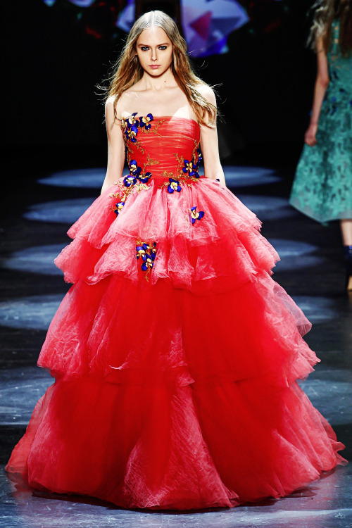 fuckyeahfashioncouture:  Monique Lhuillier Fall-Winter 2016 NYFW 