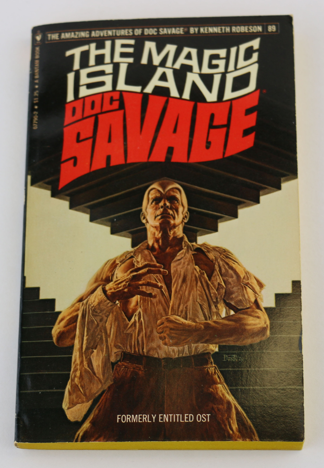 hevelincollection:  Here are some paperbacks from the iconic Bantam Books edition