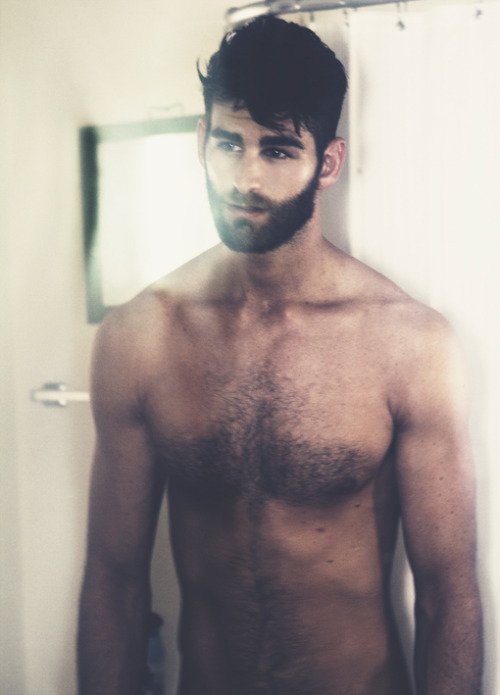 discoloveu:  http://heandu.blogspot.tw/2015/02/male-model-chris-salvatore-too-talented.html
