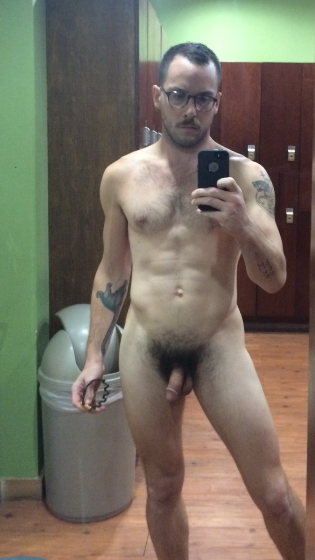 straightcuriousbuds:  shootinmypit:  a night of selfies during workout (then spa