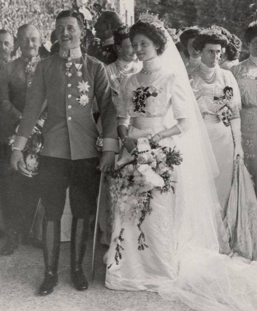royaland:  sierrahiker8:  Future Emperor and Empress of Austria on their wedding day, 1911.  Karl I 