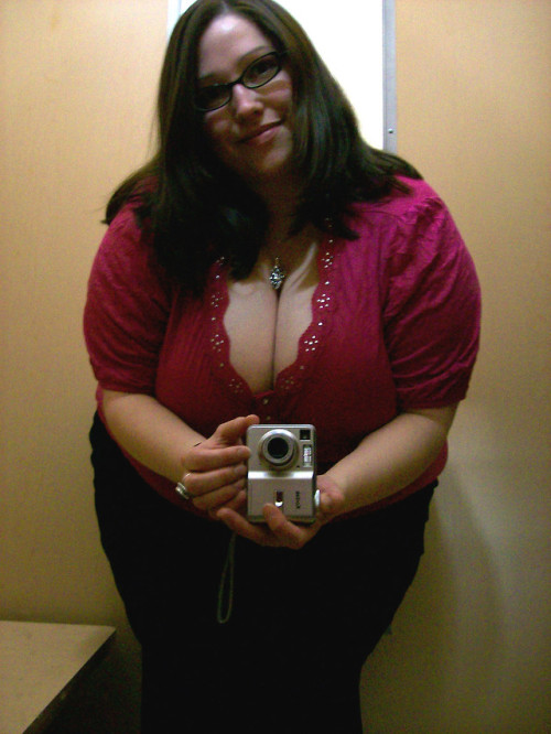 fucked-sexy-bbwpk: MichellePics: 74Looking: MenNaked pics: Yes. Link to profile: HERE
