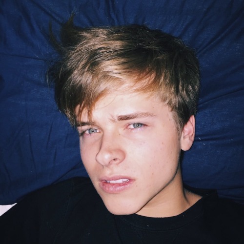 lxkekorns:@lukekorns: selfie selfie selfie 