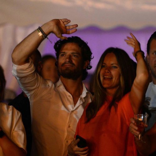 crownprincesses: Prince Carl Philip and Princess Sofia of Sweden enjoyed the the Avici concert 