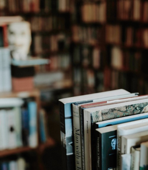 onceuponawildflower:Camden bookshop