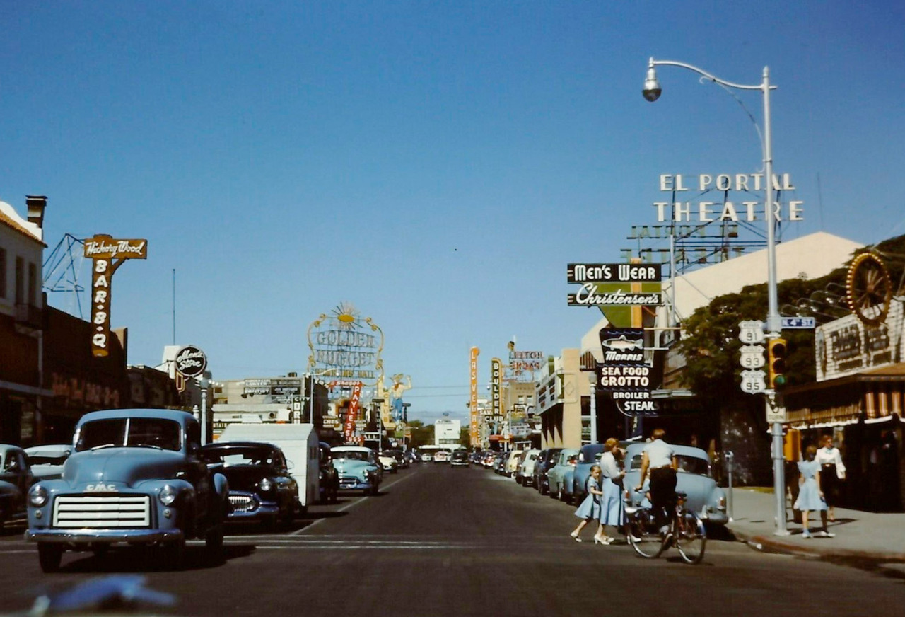 Vintage Las Vegas — Las Vegas Strip 1985. Sahara, El Rancho, Riviera,...