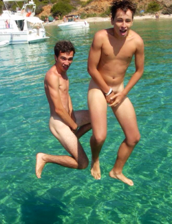 northwesttwinks:  Water Grabbers • NorthwestTwinks • Like / Re-blog / Follow, thanks • Guys in all images reposted only from other Tumblr sites and believed to be over 18  Great pic