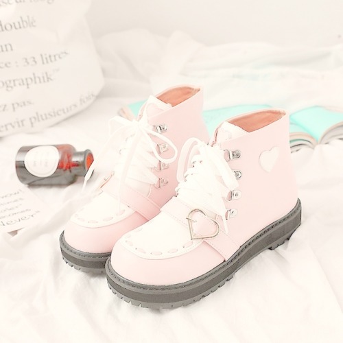 ♡ Heart Buckle Lolita Platform Boots - Buy Here ♡Discount Code: honey (10% off any purchase!!)