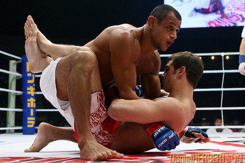 invite-to-pin:  Marlon Sandro (white trunks) vs. Matt Jaggers by Daniel Herbertson on Flickr. 