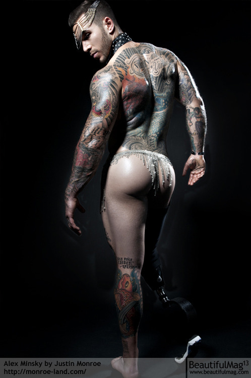 hotfacedescort:  So I decided to honor Alex Minsky’s ASS since the dude is clearly