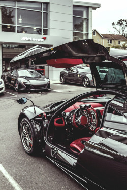 wormatronic:  Pagani Huayra 