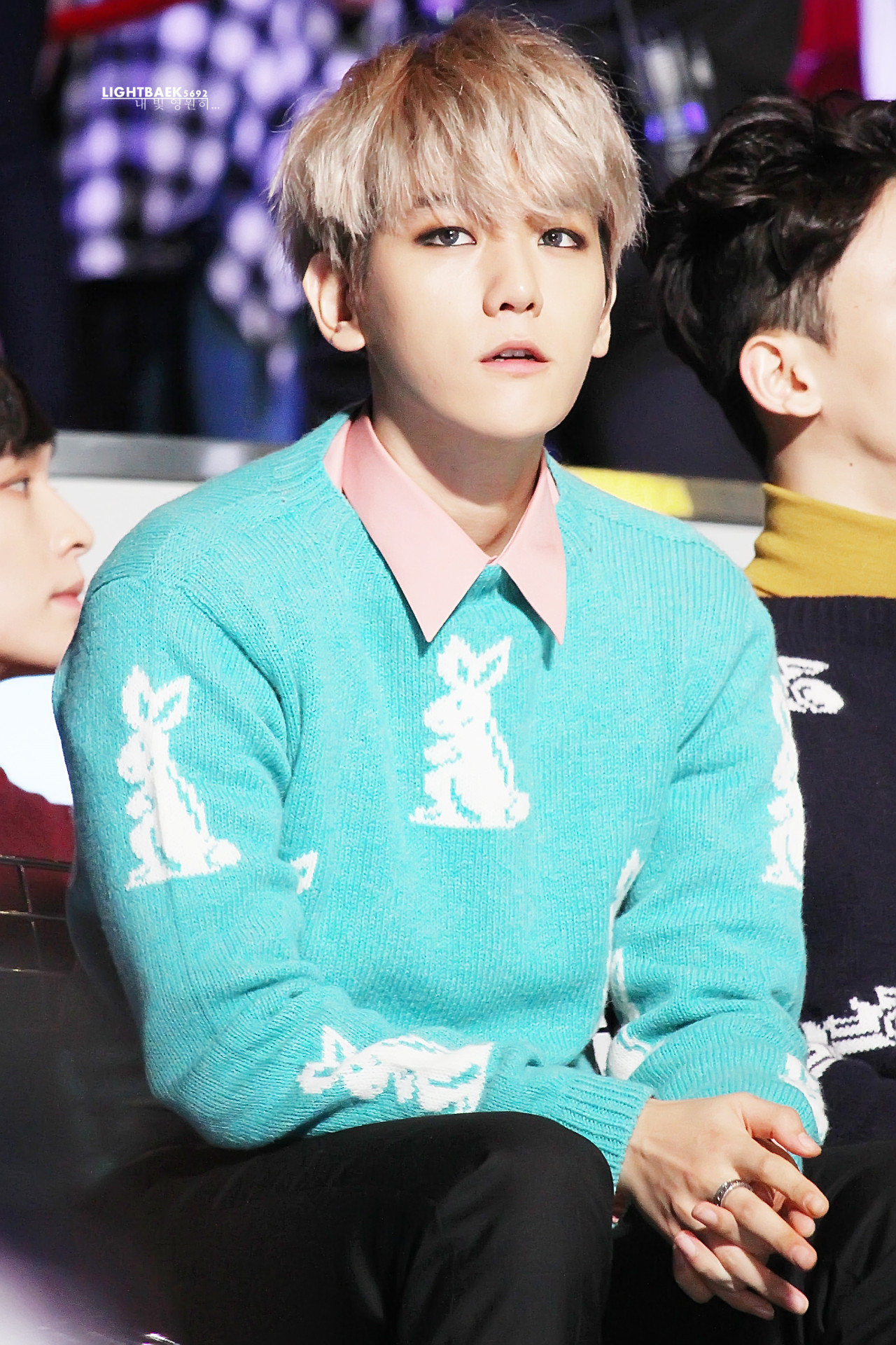 fybaekhyun:  151202 Mnet Asian Music Awards in Hong Kong 2015    © lightbaek5692