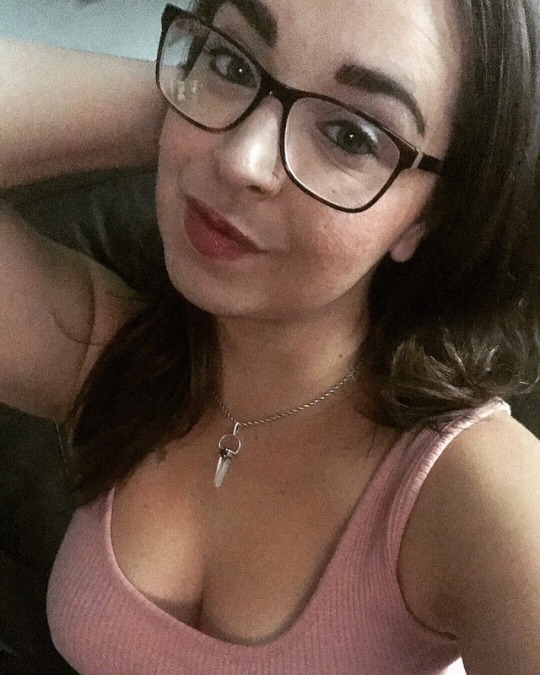 The Mommy vibes have been strong lately. Can’t wait til I’m all settled in down here in FL and able to take clients again. Going to have so much fun babying and teasing y’all! 🥰💗