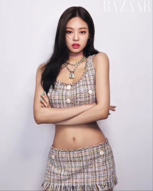 blackpinkofficial:[MAGAZINE] 171218 Jennie for Harper’s Bazaar Magazine (January 2018 Issue)