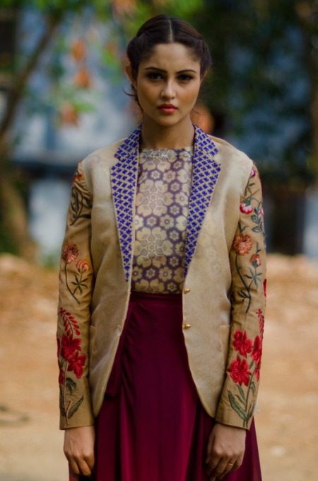 tendons-and-pigments:  http://wearabout.wordpress.com/2013/05/30/purva-rana-frou-frou/ 