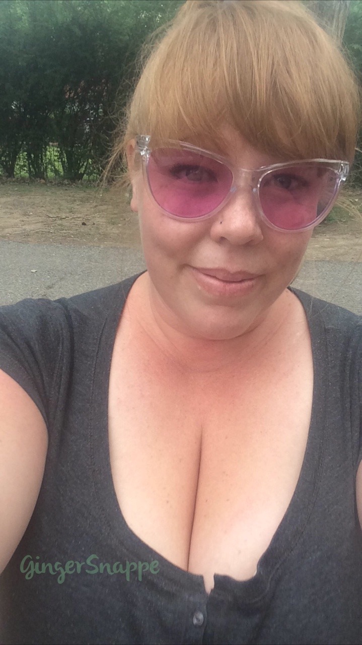 gingersnappe:  Cloudy days drown out my red 😕