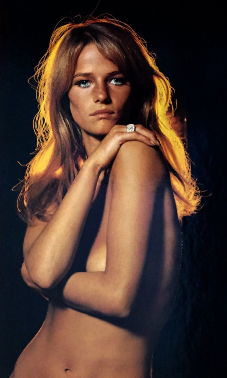 XXX handbra-world: Charlotte Rampling photo