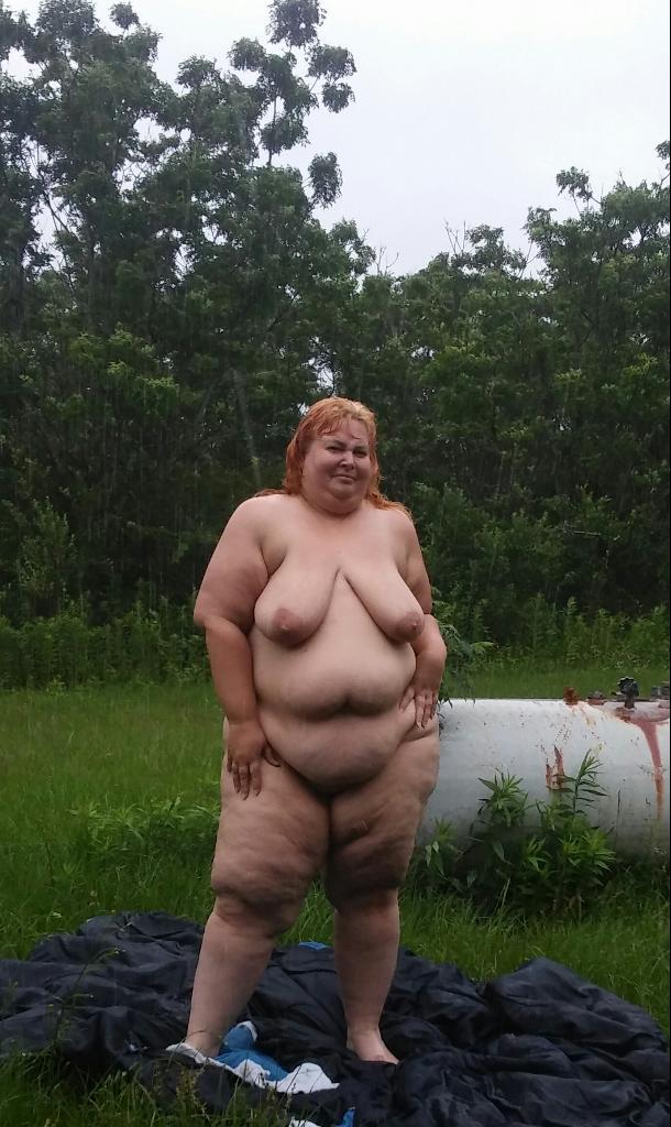the1andonlyppleasure:  Angela playing in the rain in geogia. reblog if you like what