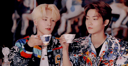 hwqll: we are water vitamins 