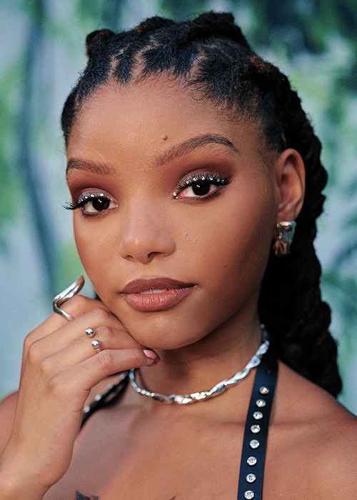 femalepopculture: chloexhalle: Do It needed the day off