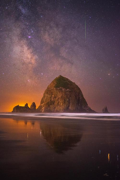 amazinglybeautifulphotography:A single image of Cannon Beach with the Milky Way and a meteor above [