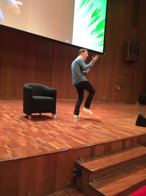 londonphile: jennybel75: A couple of my favourite dancing in pics and Q&amp;A pics from Oz Comi