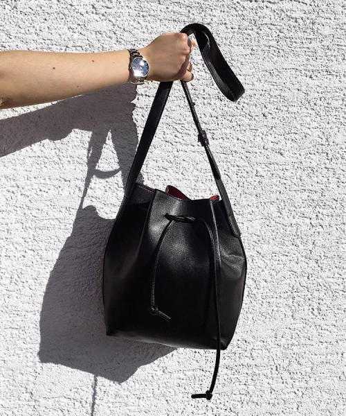 fabulous-looks: Available here» 
