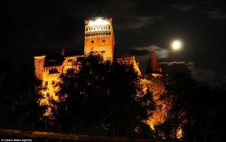 theseromaniansarecrazy:  Bran castle in Romania. The castle is commonly known as Dracula’s Castle, which makes this picture extra creepy…