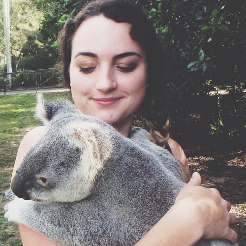 The Koala encounter at the Australia Zoo was so so amazing . Holding Minty the koala was awesome. He was so soft and cuddly. 🐨🐨🐨
———————————
#Australia #Wanderlust #RoadTrip #Queensland #AustraliaZoo #Koala #SteveIrwin