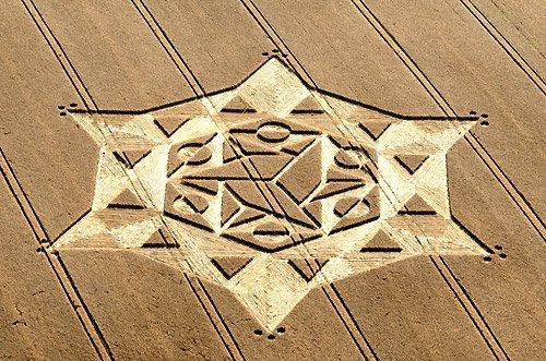 lolacshepard:  Codes of the cosmos? (Image Source)  “Irrespective of origin, crop