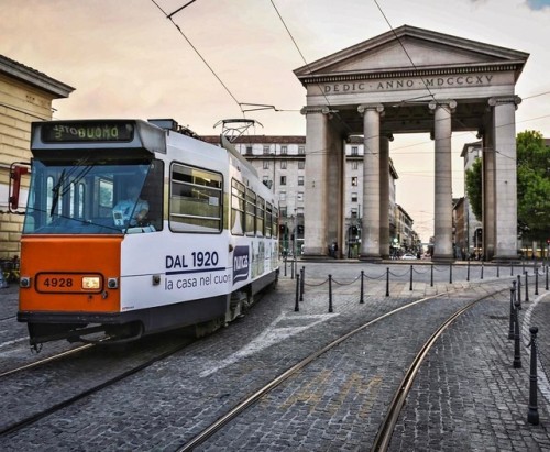 Milano - 12.4.17 - Piazza XXIV Maggio and Porta Ticinese#piazzaxxivmaggio #portaticinese #tram #mi