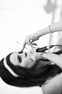 diamondsanddelrey:  Lana Del Rey and Marina and The Diamonds Blog  