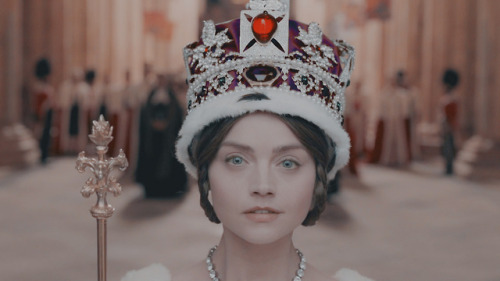ihadadutyovcare:Long live the Queen