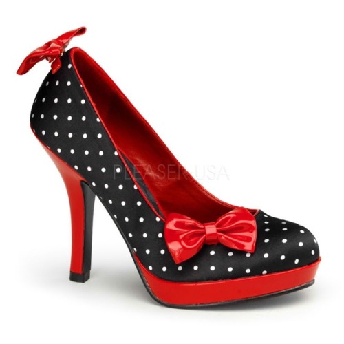 Gorgeous Studded Shoes: Check out these awesome studded shoes! Nothing beats #1! http://beautifulang