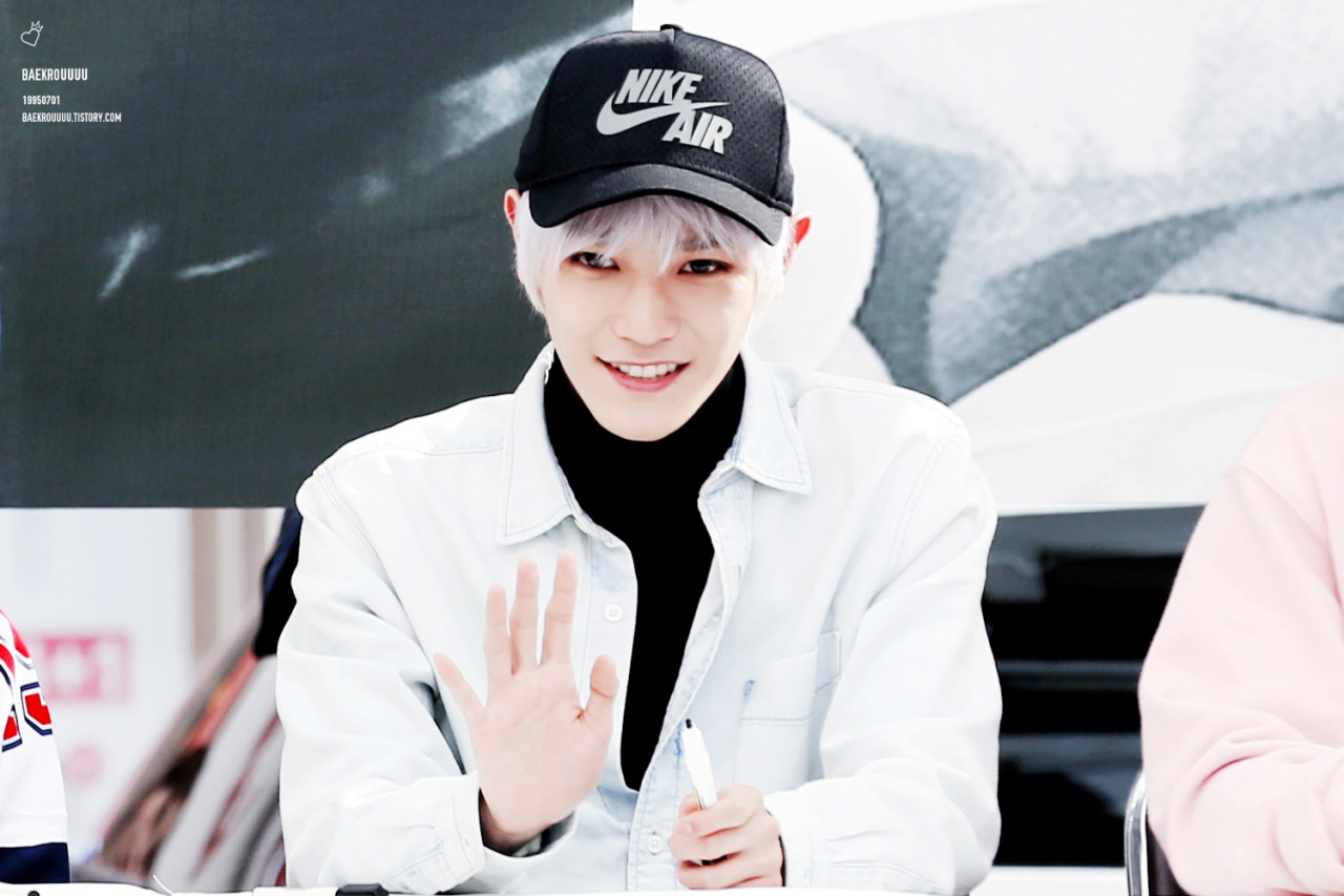 nct-leetaeyong:  160426 NCT Taeyongat Fansigning Event in Daegu© baekrouuuudo not