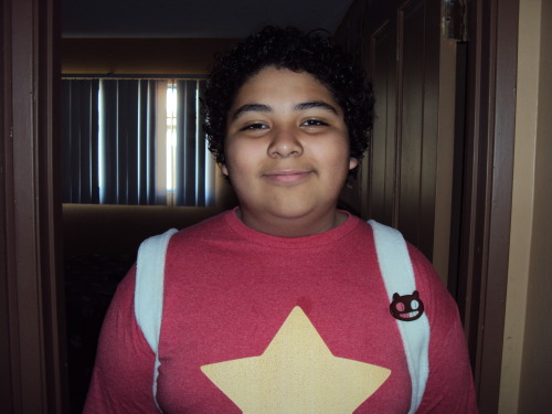 scaredlittlebug: virtuesinclair:My brother cosplayed as Steven Universe today at WonderCon… I