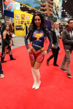 geekyloves:  Submit your Sexy Geek Pics here.